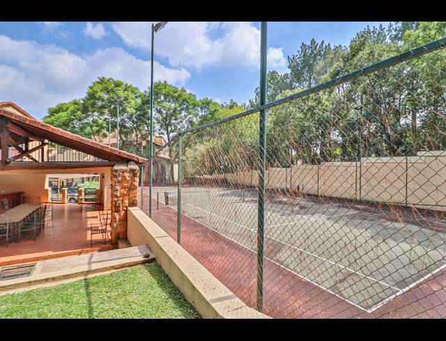 2 BEDROOM APARTMENT FOR SALE IN BRYANSTON